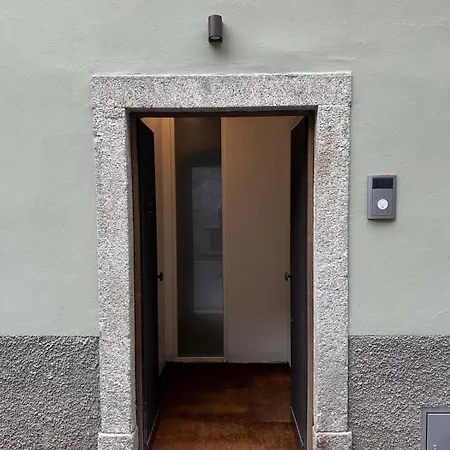 Casa Perlasca, Torno